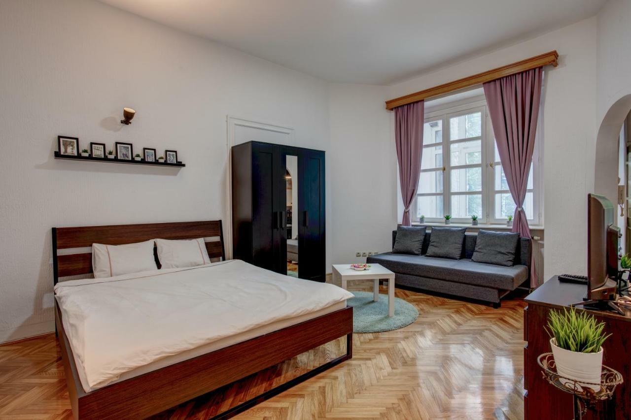 Dora Apartment Belgrado Buitenkant foto