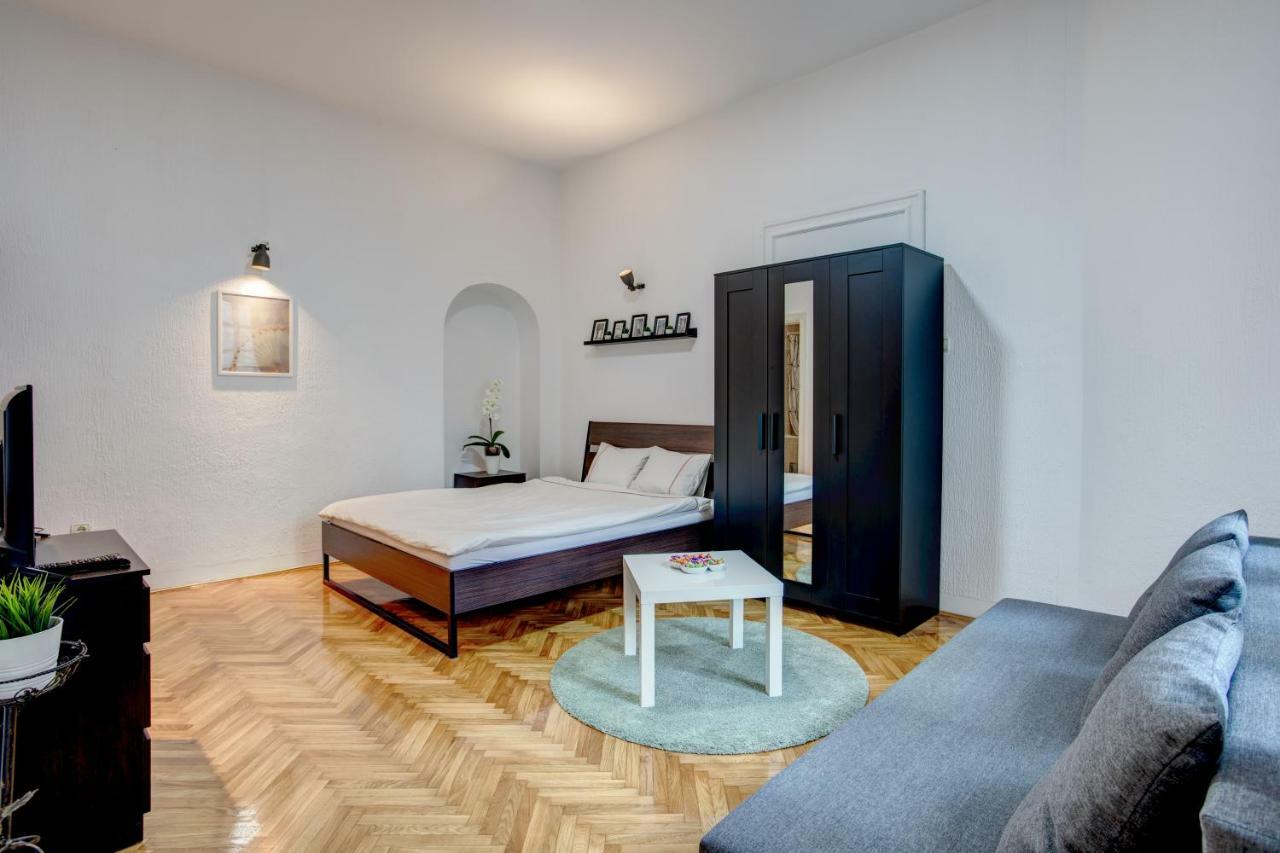 Dora Apartment Belgrado Buitenkant foto